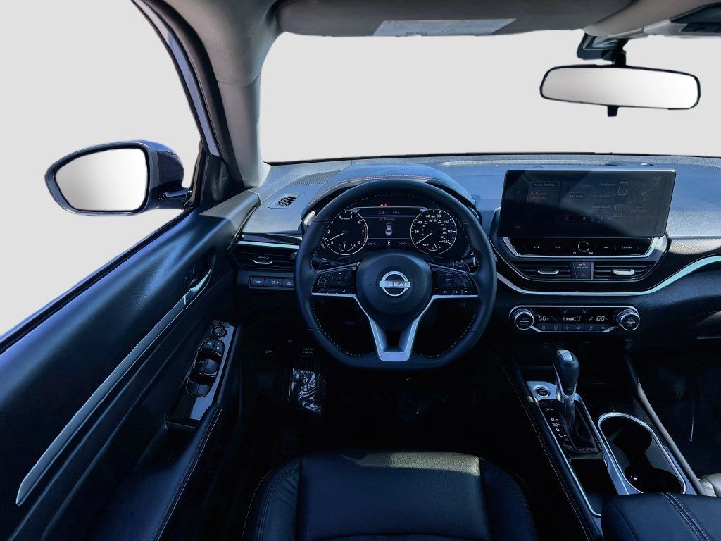 Used 2025 Nissan Altima 2.5 SR w/ SR Premium Package FWD image 20