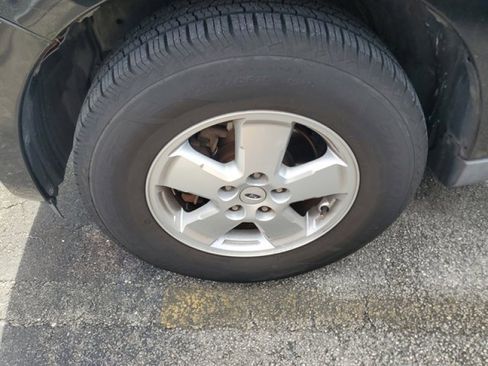 Used 2012 Ford Escape XLT image 3