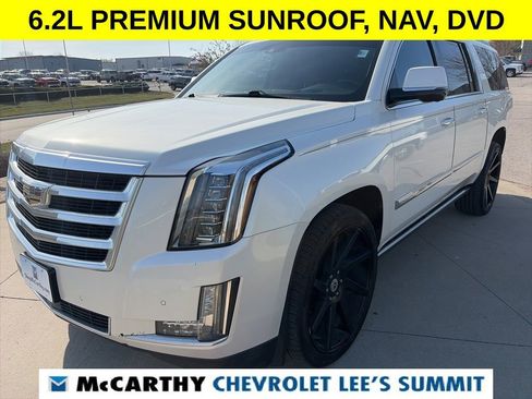 Used 2015 Cadillac Escalade ESV Premium image 4