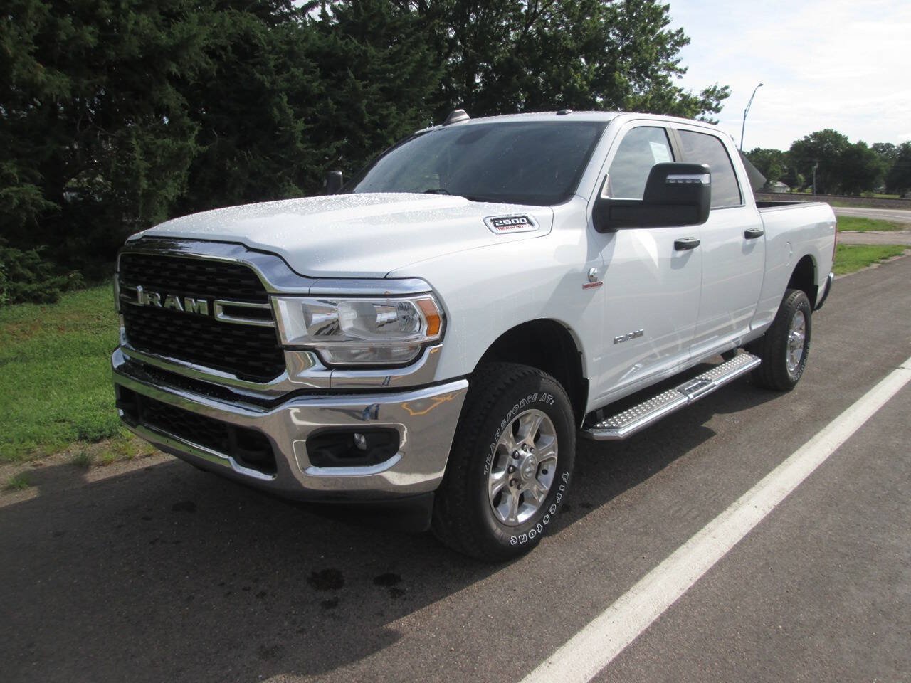 Used 2024 RAM 2500 Big Horn w/ Off Road Package AWD/4WD image 10
