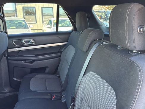 Used 2018 Ford Explorer XLT AWD/4WD image 19