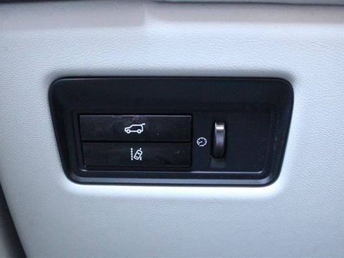 Used 2015 Land Rover Range Rover Supercharged AWD/4WD image 18