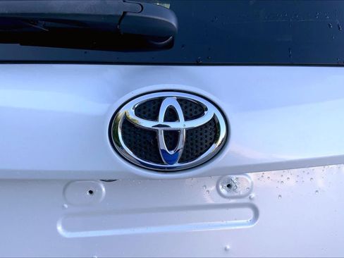 Used 2018 Toyota RAV4 Limited AWD/4WD image 33