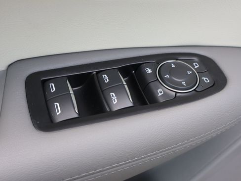 Used 2022 Cadillac XT5 Premium Luxury AWD/4WD image 10