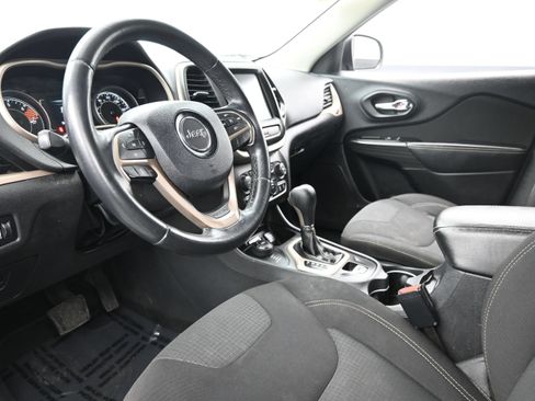 Used 2016 Jeep Cherokee Latitude AWD/4WD image 10