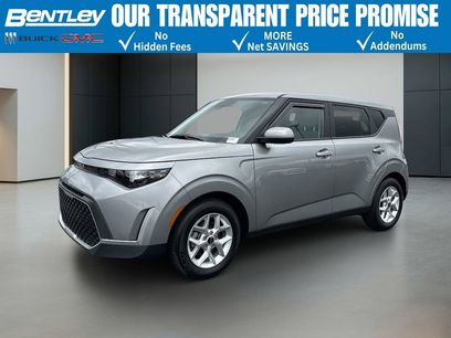 Used 2025 Kia Soul LX w/ LX Technology Package