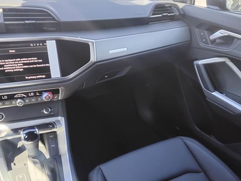 New 2025 Audi Q3 2.0T Premium image 23