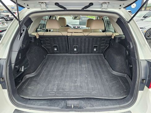 Used 2017 Subaru Outback 2.5i Premium image 18