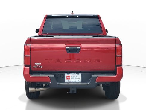 Certified 2025 Toyota Tacoma SR5 AWD/4WD image 5