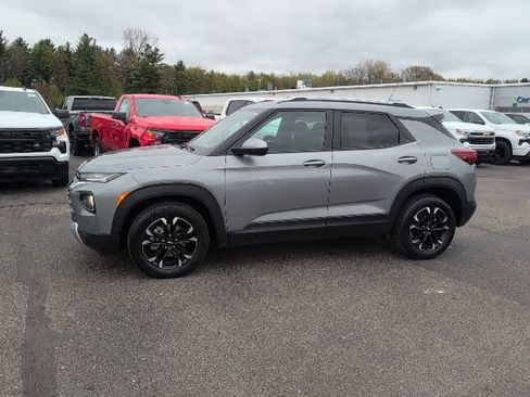 Used 2023 Chevrolet TrailBlazer LT FWD image 4