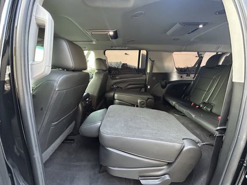 Used 2019 Chevrolet Suburban Premier image 35