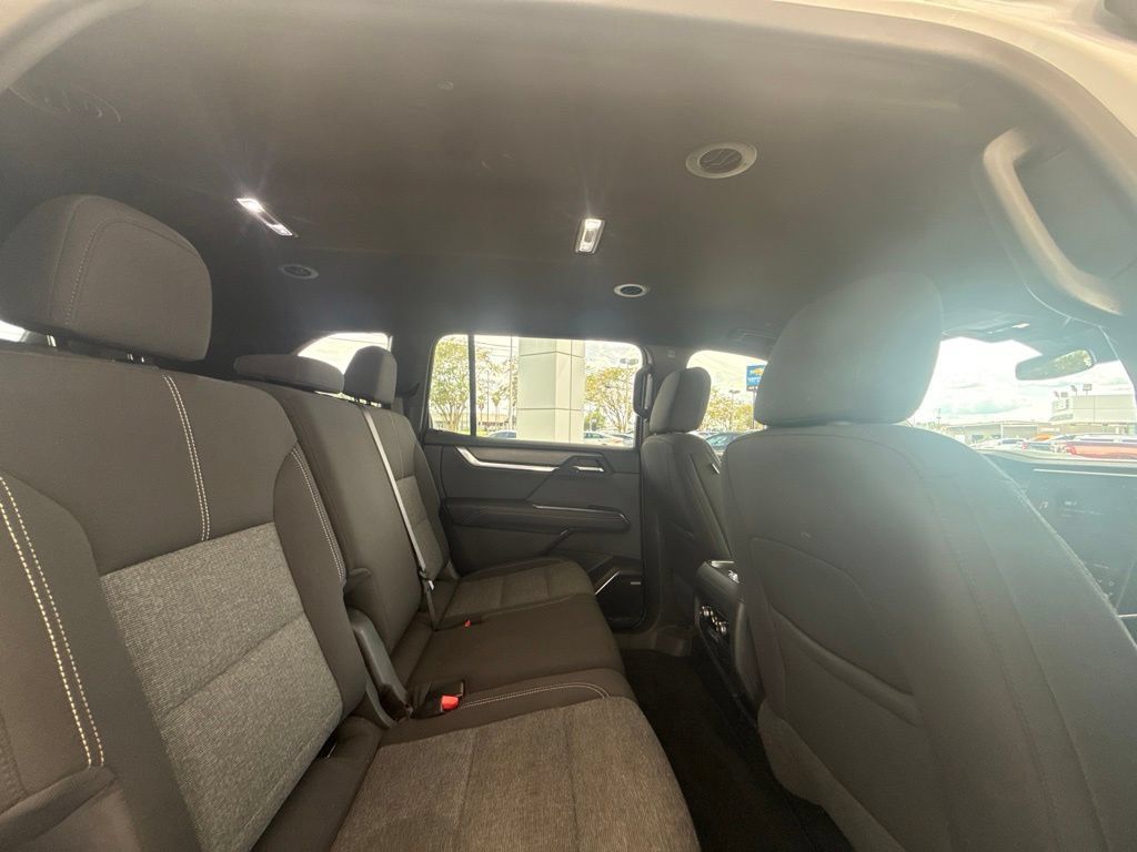Used 2025 GMC Acadia Elevation FWD image 39