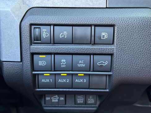 Used 2024 Toyota Tacoma 4x4 Double Cab Hybrid image 17