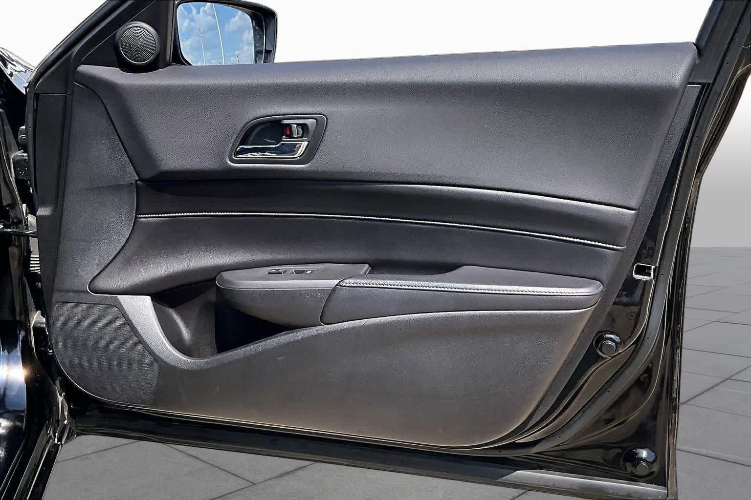 Used 2016 Acura ILX w/ Premium Package FWD image 23