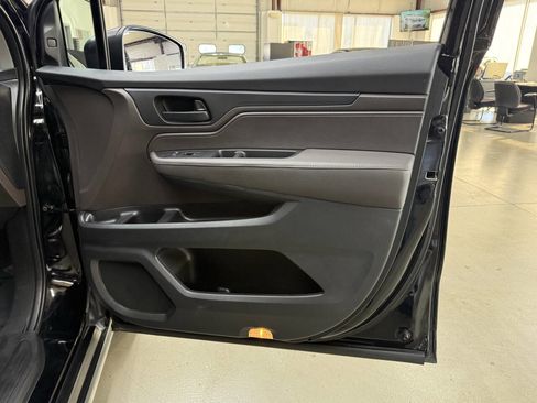 Used 2018 Honda Odyssey EX-L image 15