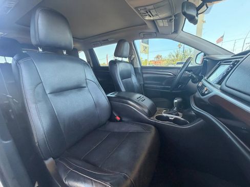 Used 2015 Toyota Highlander Limited Platinum AWD/4WD image 19