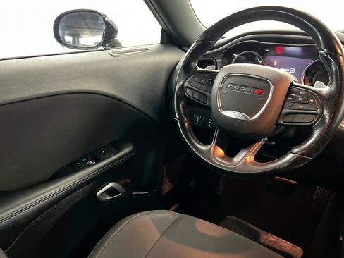 Certified 2022 Dodge Challenger R/T image 11