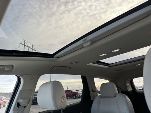 Used 2022 Buick Enclave Premium w/ Experience Buick Package image 22