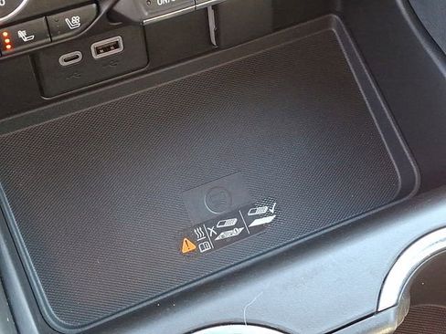 Used 2024 Chevrolet Tahoe Premier image 32