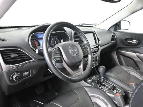Used 2019 Jeep Cherokee Limited w/ Trailer Tow Group AWD/4WD image 22