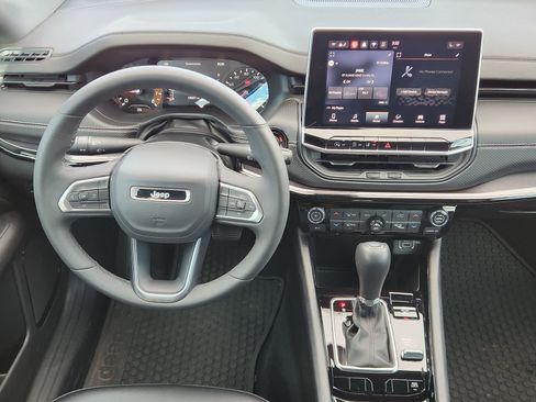 Used 2024 Jeep Compass Latitude w/ Convenience Group image 31