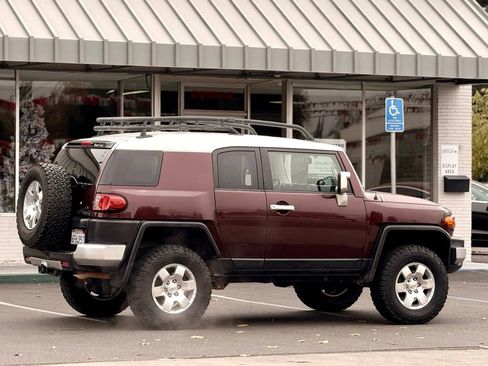 Used 2007 Toyota FJ Cruiser 4WD image 8