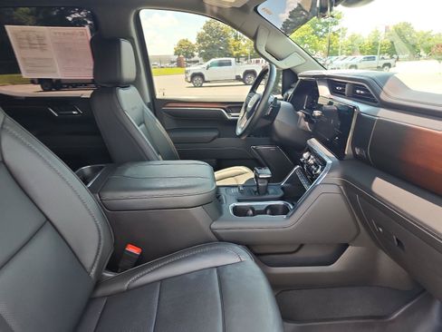 Certified 2025 GMC Sierra 1500 Denali w/ Denali Reserve Package AWD/4WD image 9