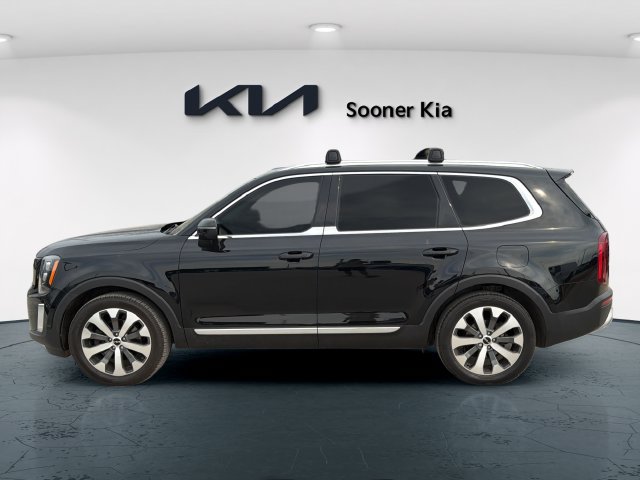 Used 2022 Kia Telluride EX w/ EX Premium Package FWD image 3