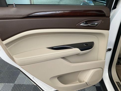 Used 2015 Cadillac SRX Luxury w/ Driver Awareness Package image 17