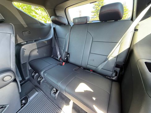 New 2026 Chevrolet Traverse Z71 w/ Enhanced Driving Package AWD/4WD image 21