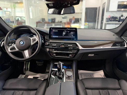 Used 2023 BMW 530e w/ M Sport Package RWD image 25