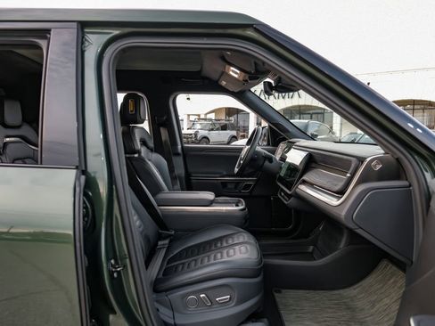 Used 2022 Rivian R1T Adventure image 37