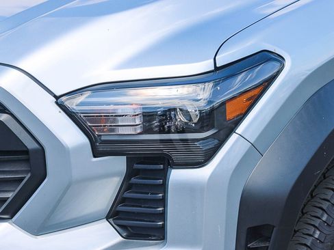 Certified 2024 Toyota Tacoma TRD Off-Road w/ TRD Off Road Upgrade Package AWD/4WD image 5