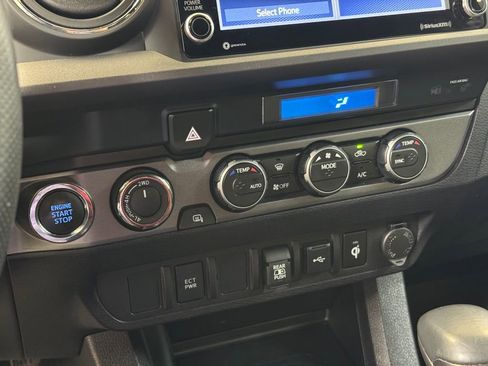 Used 2022 Toyota Tacoma TRD Off-Road image 35