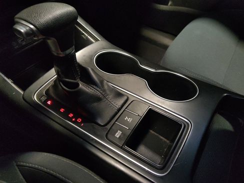 Used 2019 Kia Sorento AWD V6 image 26