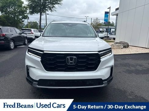 Used 2025 Honda Pilot Elite image 2