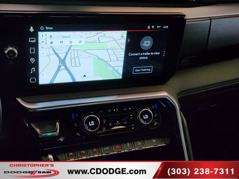 Used 2023 GMC Sierra 1500 Denali w/ Technology Package AWD/4WD image 11