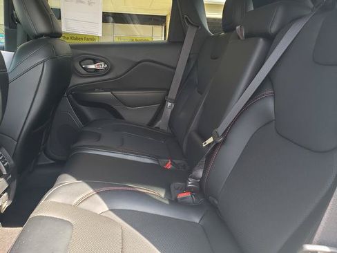 Used 2022 Jeep Cherokee Trailhawk w/ Premium Leather Package AWD/4WD image 13