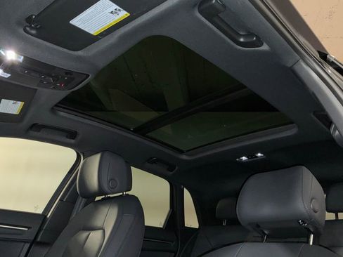 Used 2025 Audi Q3 2.0T Premium w/ Convenience Package image 5