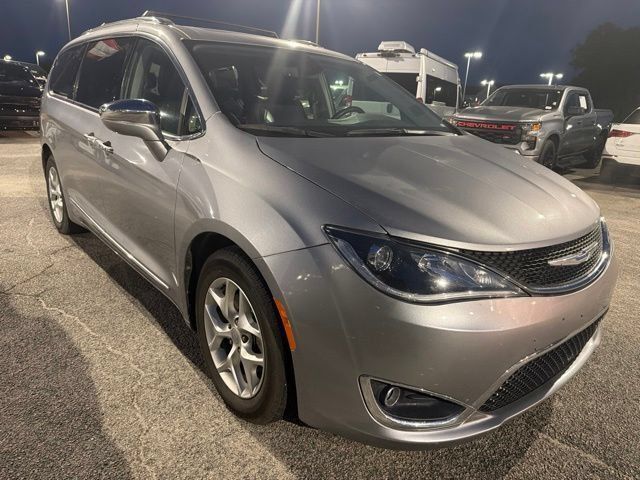Used 2020 Chrysler Pacifica Limited FWD image 1