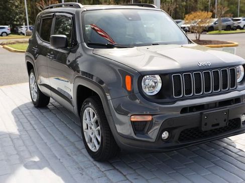 Used 2022 Jeep Renegade Latitude w/ Convenience Group AWD/4WD image 7