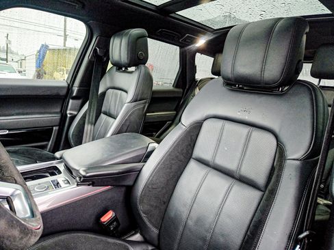 Used 2022 Land Rover Range Rover Sport HST image 10