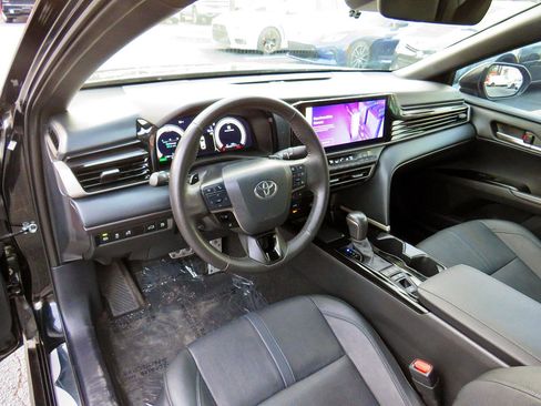 Used 2025 Toyota Camry XSE image 12