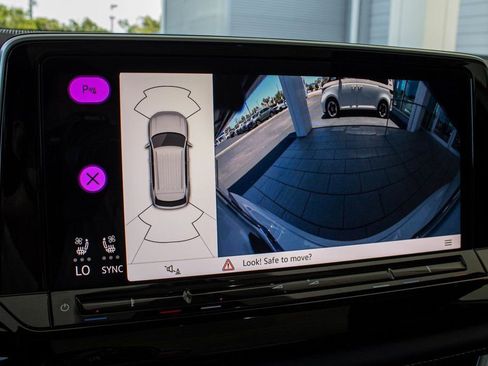 New 2025 Volkswagen Atlas Cross Sport SEL R-Line image 5