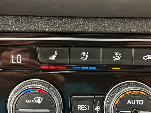 Used 2019 Volkswagen Atlas SEL AWD/4WD image 25