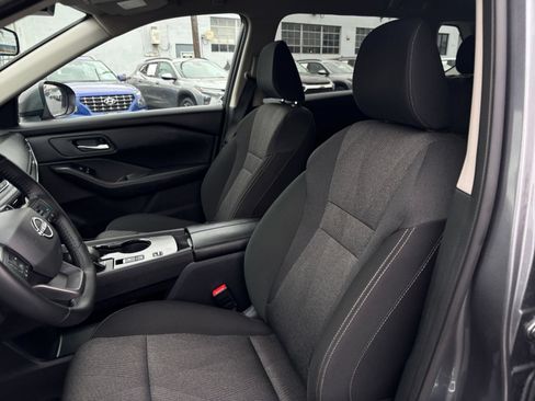 Used 2025 Nissan Rogue SV FWD image 29