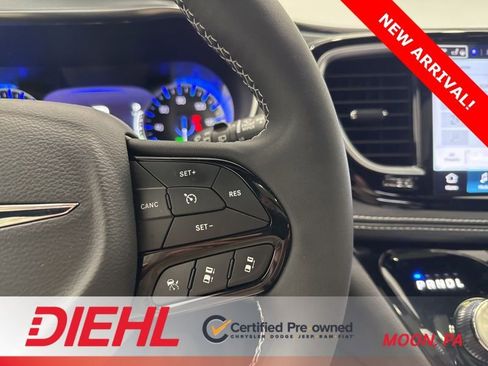 Used 2026 Chrysler Pacifica Limited w/ S Appearance Package image 32