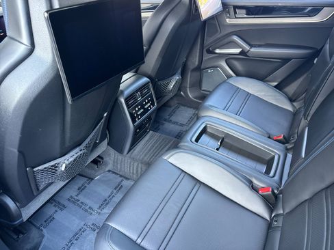 Used 2024 Porsche Cayenne Turbo GT image 13