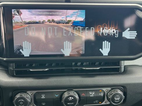 New 2025 Jeep Gladiator Sport image 22