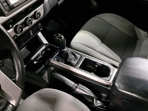 Used 2017 Toyota Tacoma SR5 w/ Tow Package image 17